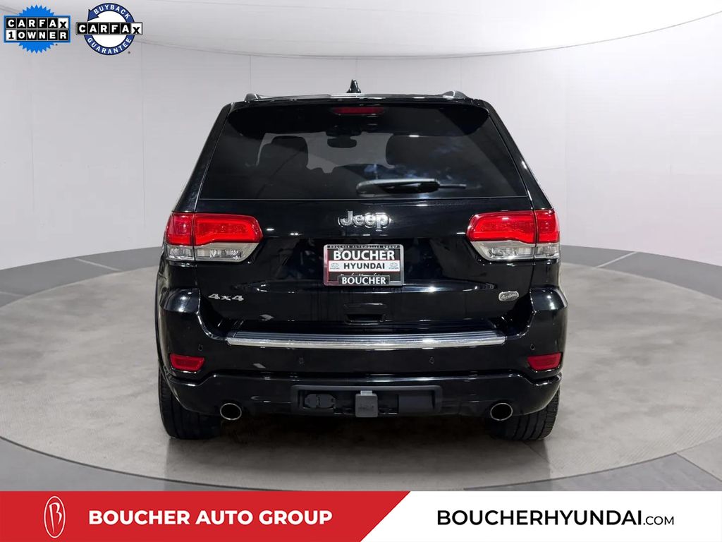 Used 2018 Diamond Black Crystal Pearlcoat Jeep Overland image 4