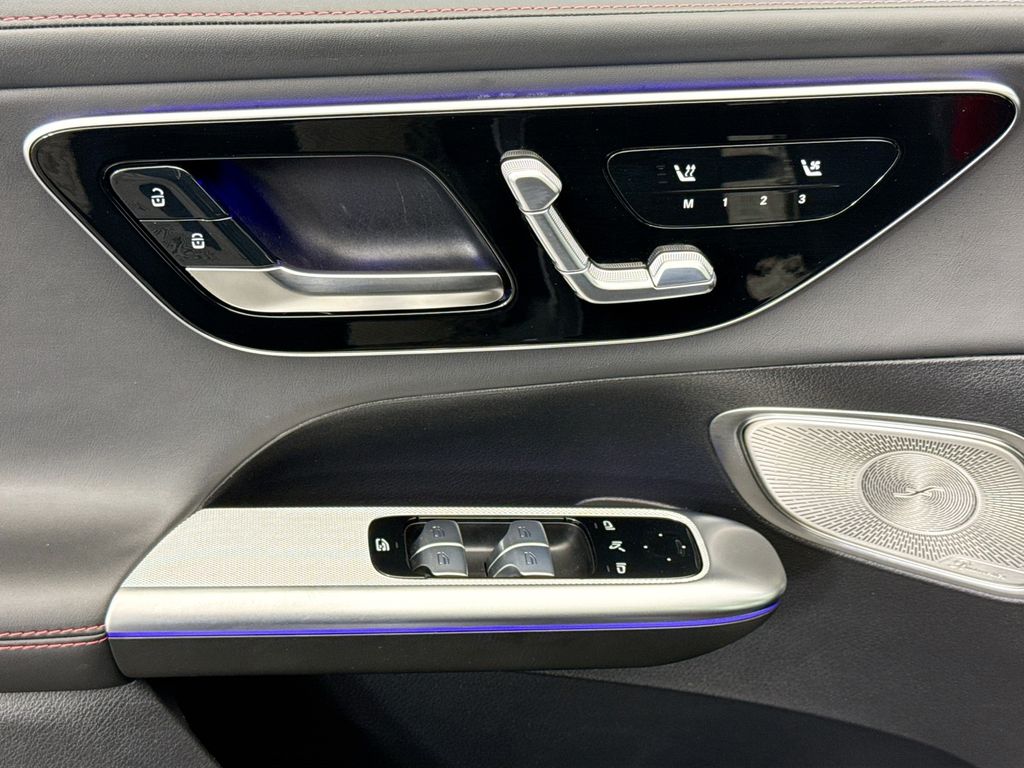 Thumbnail: 2025 Mercedes-Benz GLC - 22