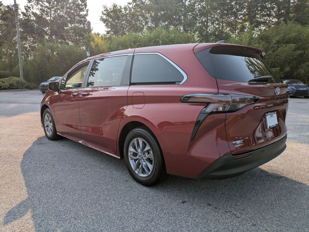 Used 2025 Toyota Sienna Van