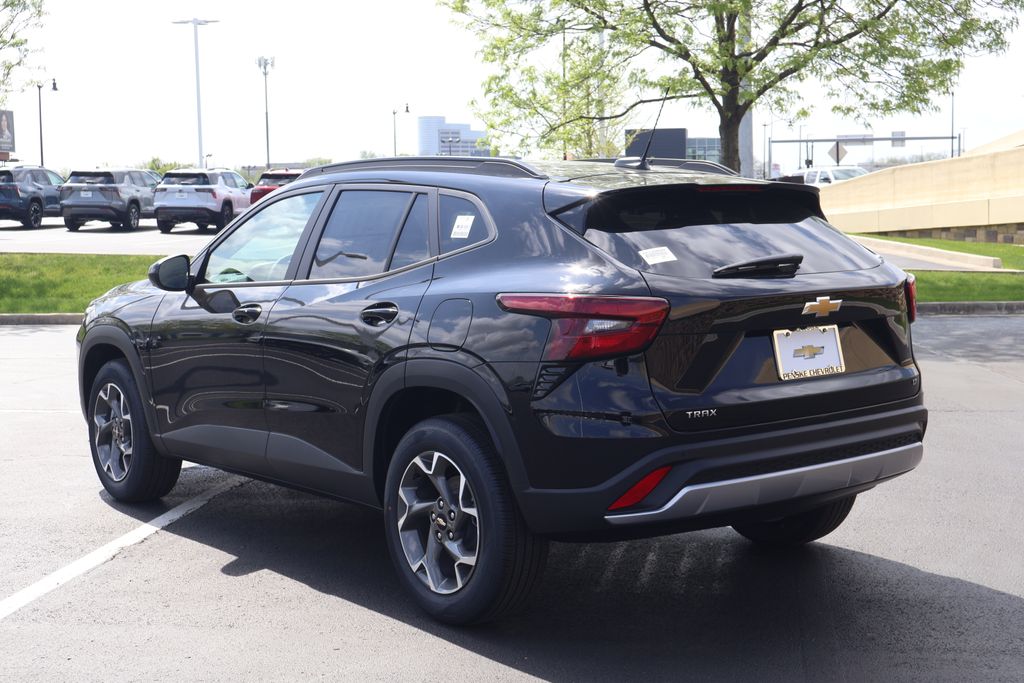Thumbnail: 2026 Chevrolet Trax - 5