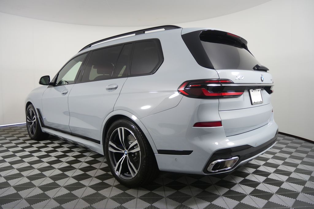 Thumbnail: 2024 BMW X7 - 5