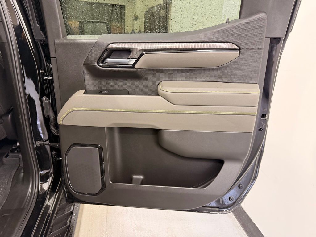 Thumbnail: 2025 Chevrolet Silverado 1500 - 25