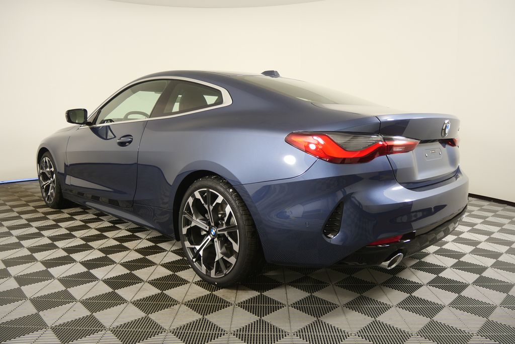 Thumbnail: 2026 BMW 4 Series - 5