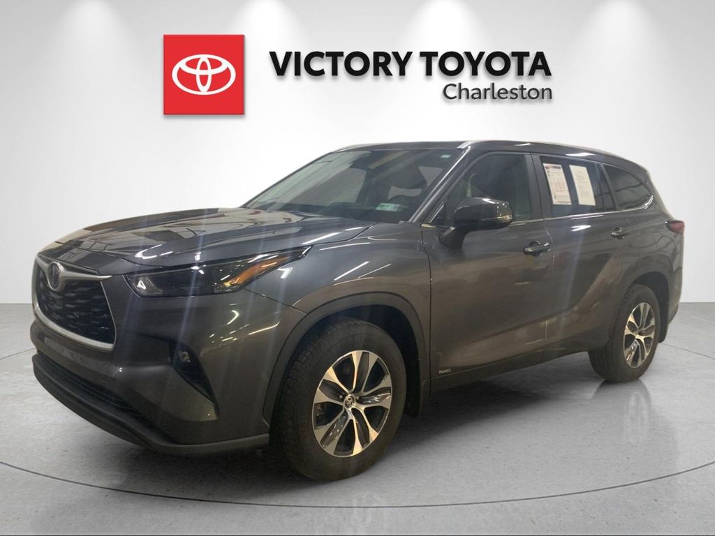 2023 Toyota Highlander Hybrid XLE AWD