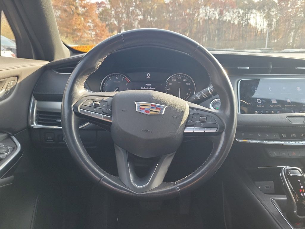 2022 Cadillac XT4 Premium Luxury 11