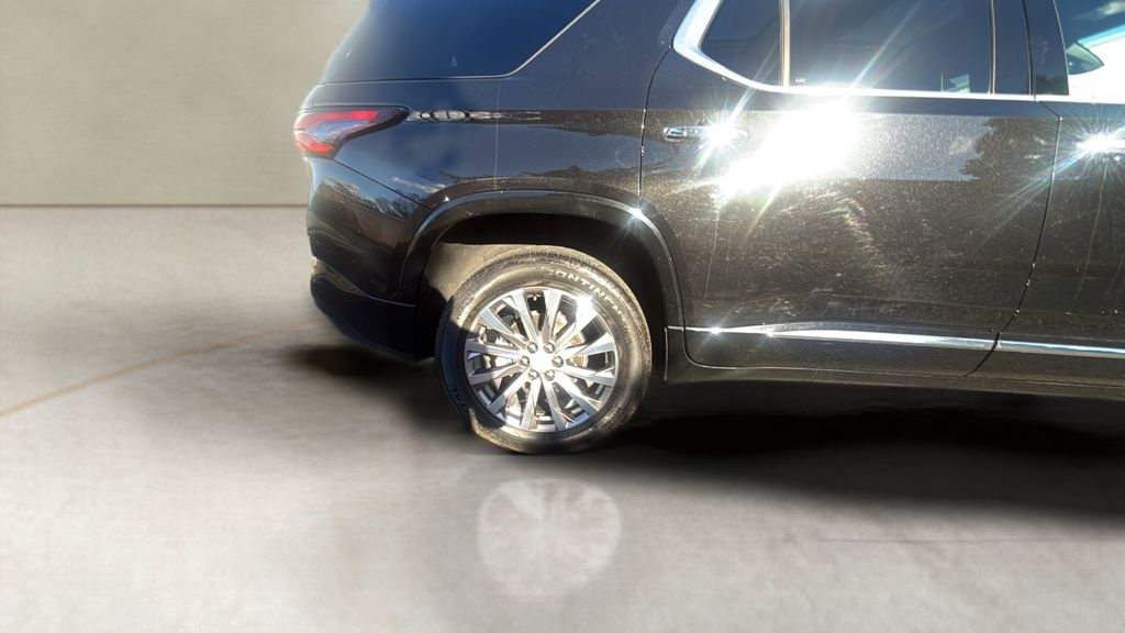 used 2023 Chevrolet Traverse car, priced at $36,800
