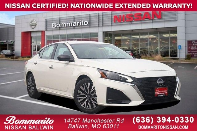Glacier White 2025 Nissan Altima Sedan Front-Wheel Drive Continuously Variable Transmission