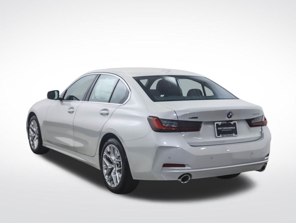 Thumbnail: 2025 BMW 3 Series - 3