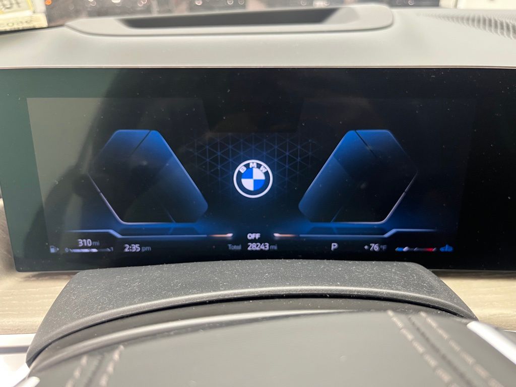 Thumbnail: 2023 BMW X7 - 10