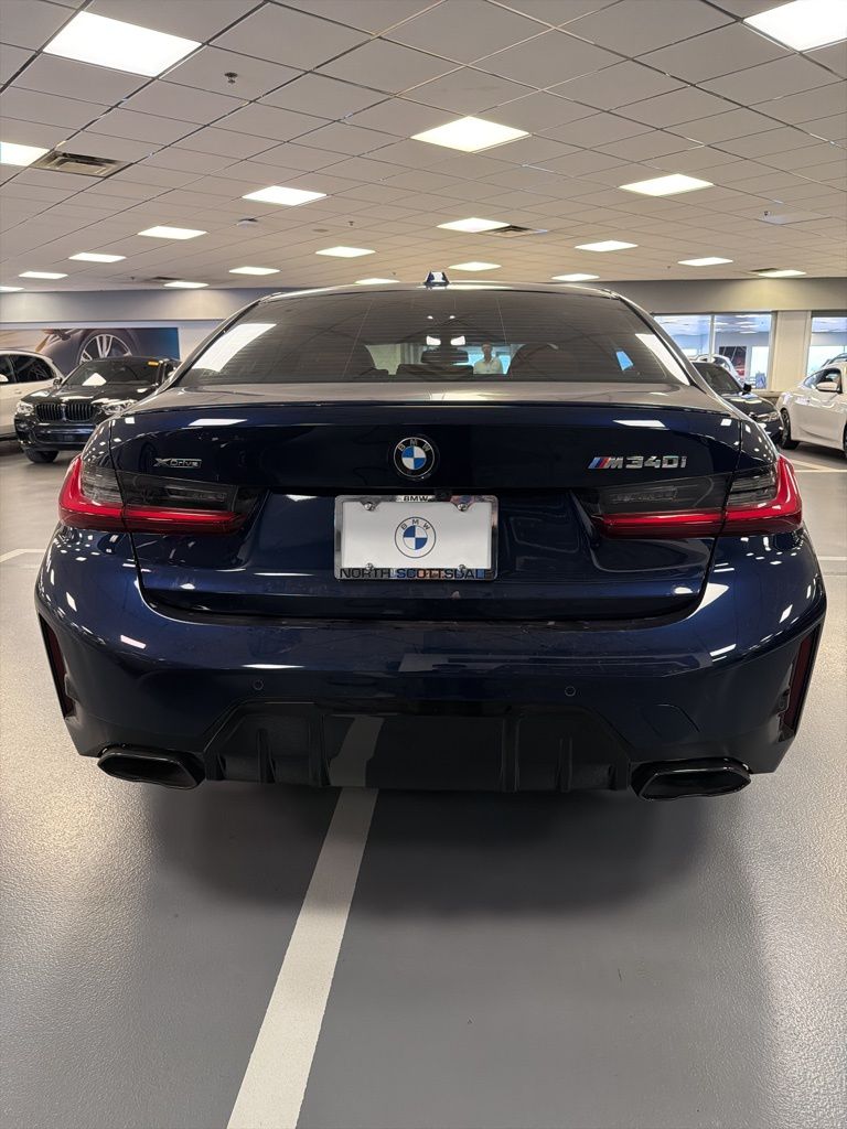 Thumbnail: 2023 BMW 3 Series - 3