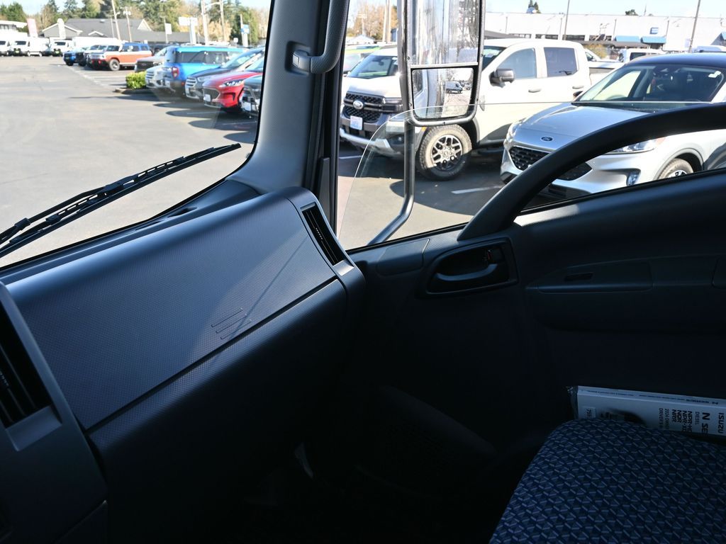 2024 Isuzu NPR HD 