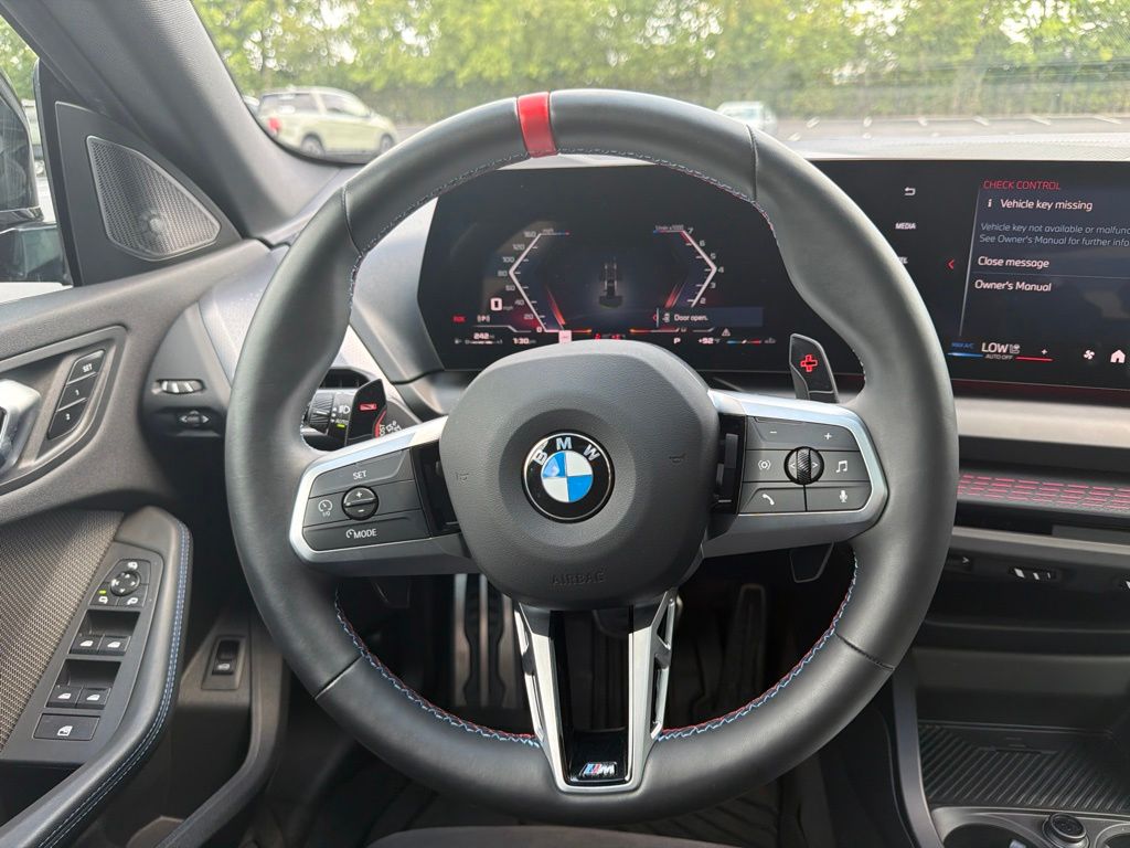 Thumbnail: 2025 BMW 2 Series - 13