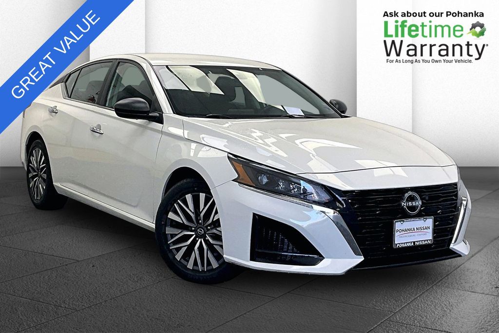 White 2025 Nissan Altima Sedan Front-Wheel Drive Continuously Variable Transmission