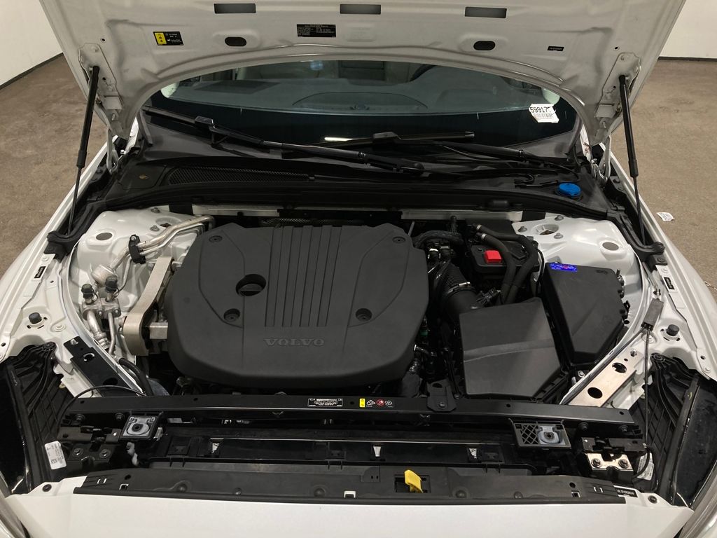 2024 Volvo S60 B5 Core Dark Theme