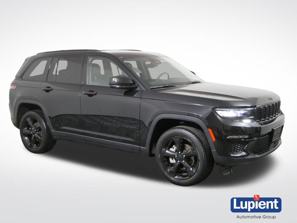 Diamond Black Crystal Pearlcoat 2023 Jeep Grand Cherokee SUV / Crossover Four-Wheel Drive 8-Speed Automatic