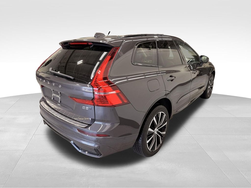 Thumbnail: 2023 Volvo XC60 - 6