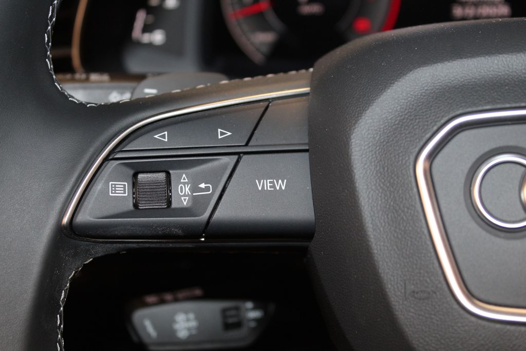 Thumbnail: 2026 Audi Q8 - 30