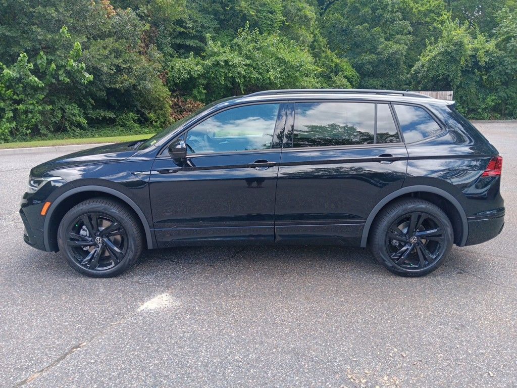 2024 Volkswagen Tiguan 2.0T SE R-Line Black 2