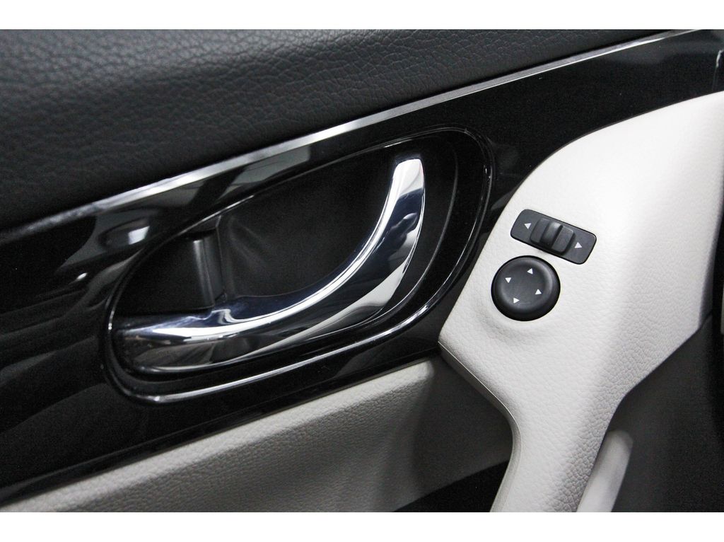 2022 Nissan Rogue Sport SL White at Monument Chevrolet