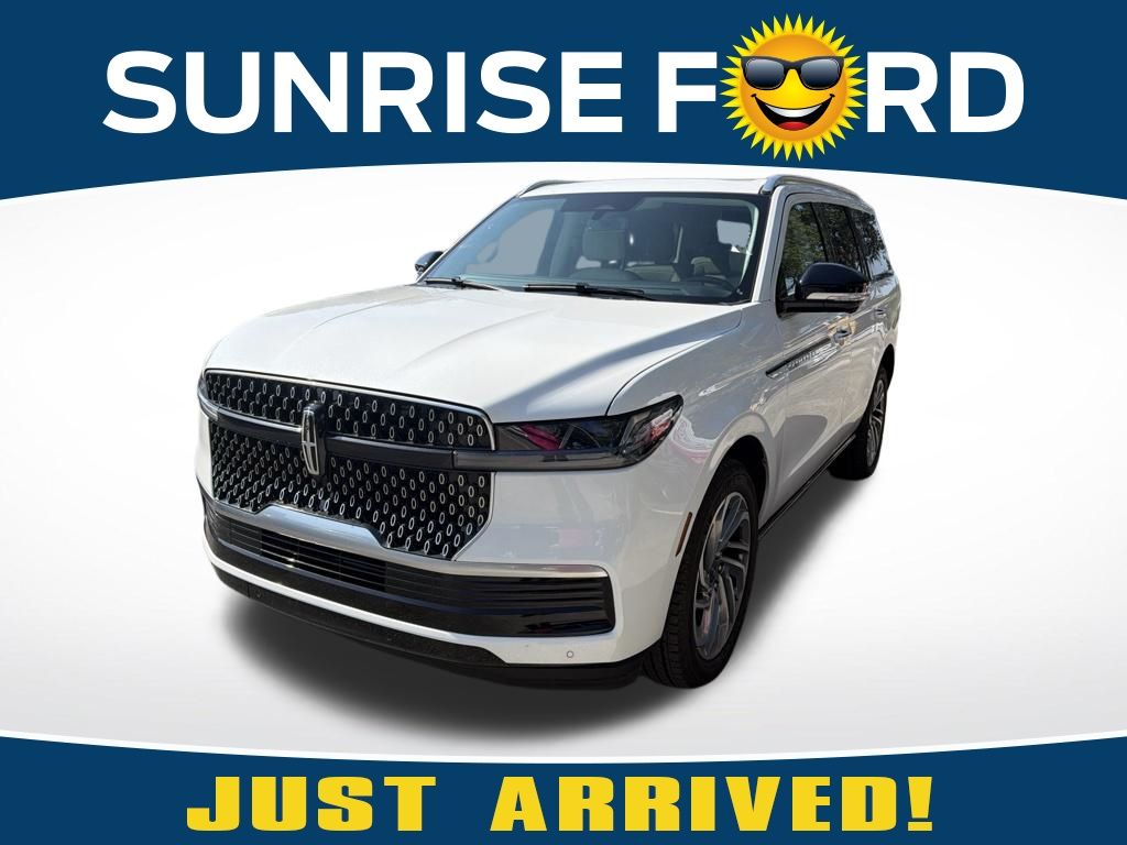 White Metallic 2026 Lincoln Navigator SUV / Crossover Four-Wheel Drive Automatic