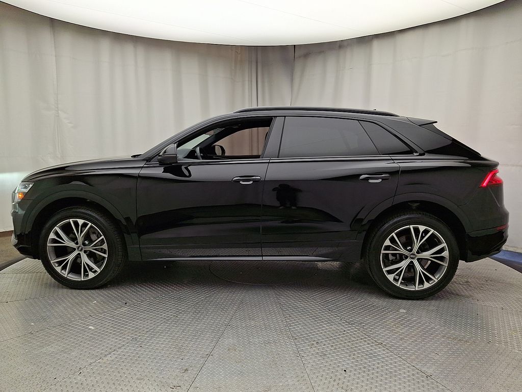 Thumbnail: 2021 Audi Q8 - 7