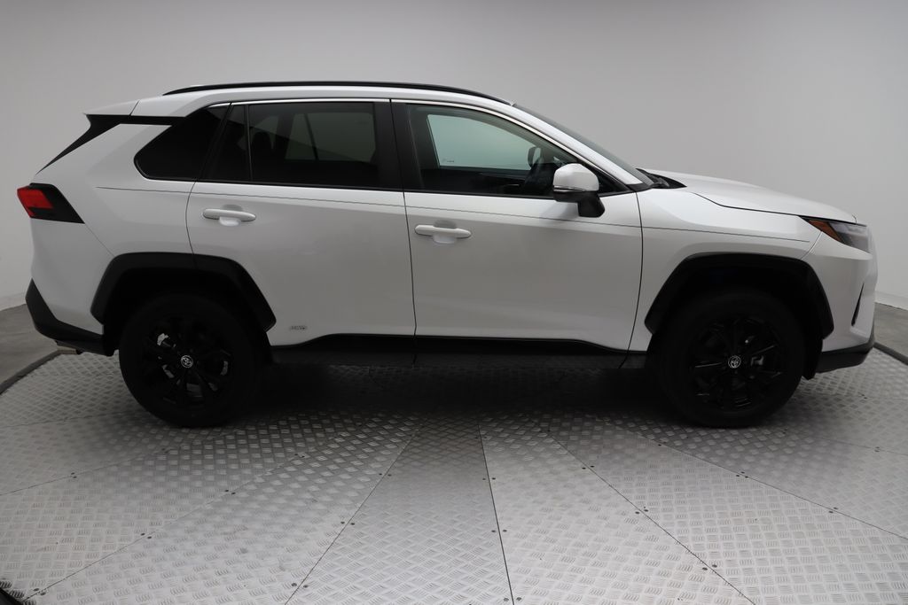 2023 Toyota RAV4 SE 7