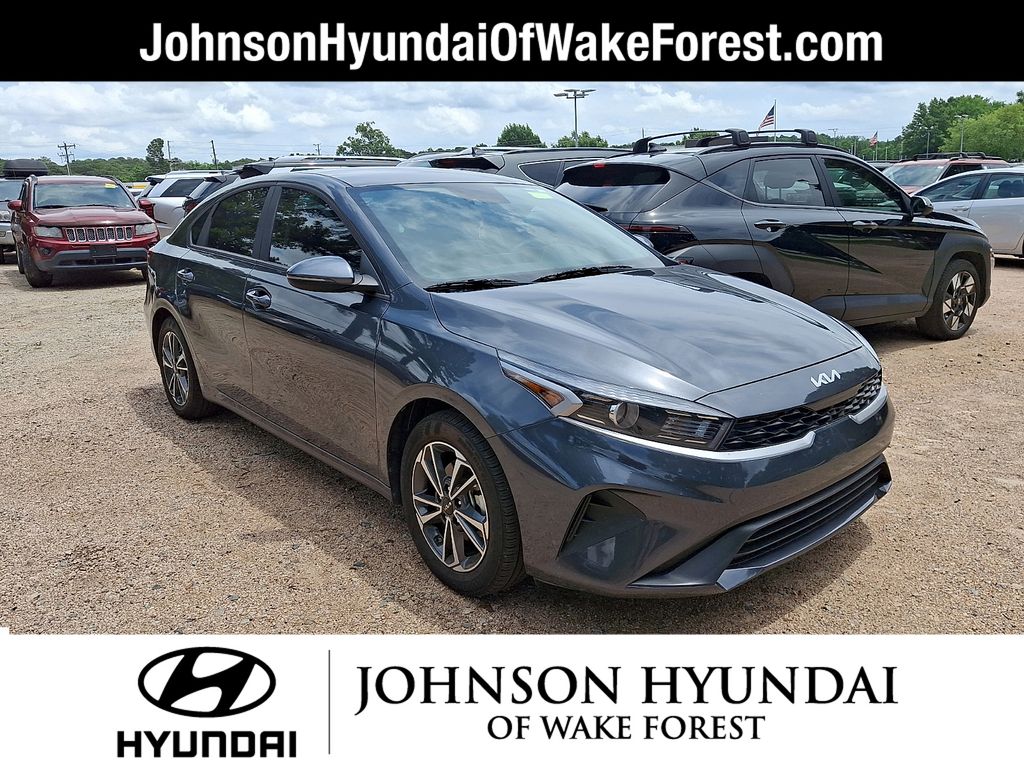 Gravity Gray 2024 Kia Forte Sedan Front-Wheel Drive Continuously Variable Transmission