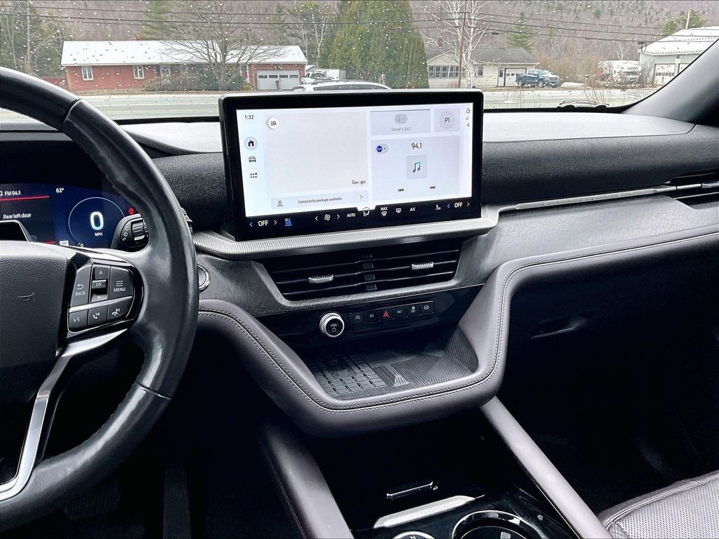 2025 Ford Explorer — photo 19