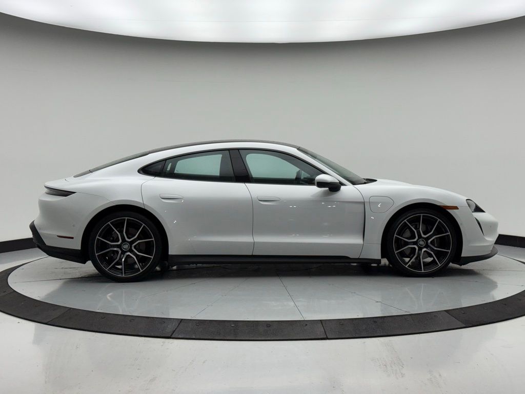 Thumbnail: 2023 Porsche Taycan - 8