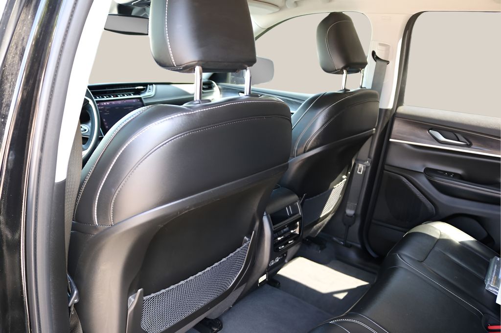 Used Car 2023 Jeep Grand Cherokee  Limited For Sale Under $35,000 In Austin, Texas