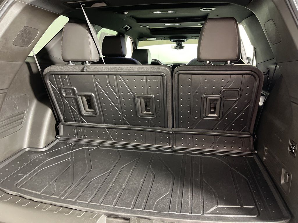 Thumbnail: 2023 Chevrolet Traverse - 11