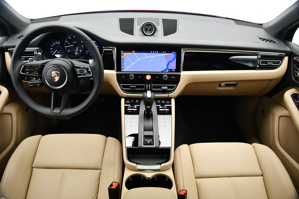 Thumbnail: 2025 Porsche Macan - 18