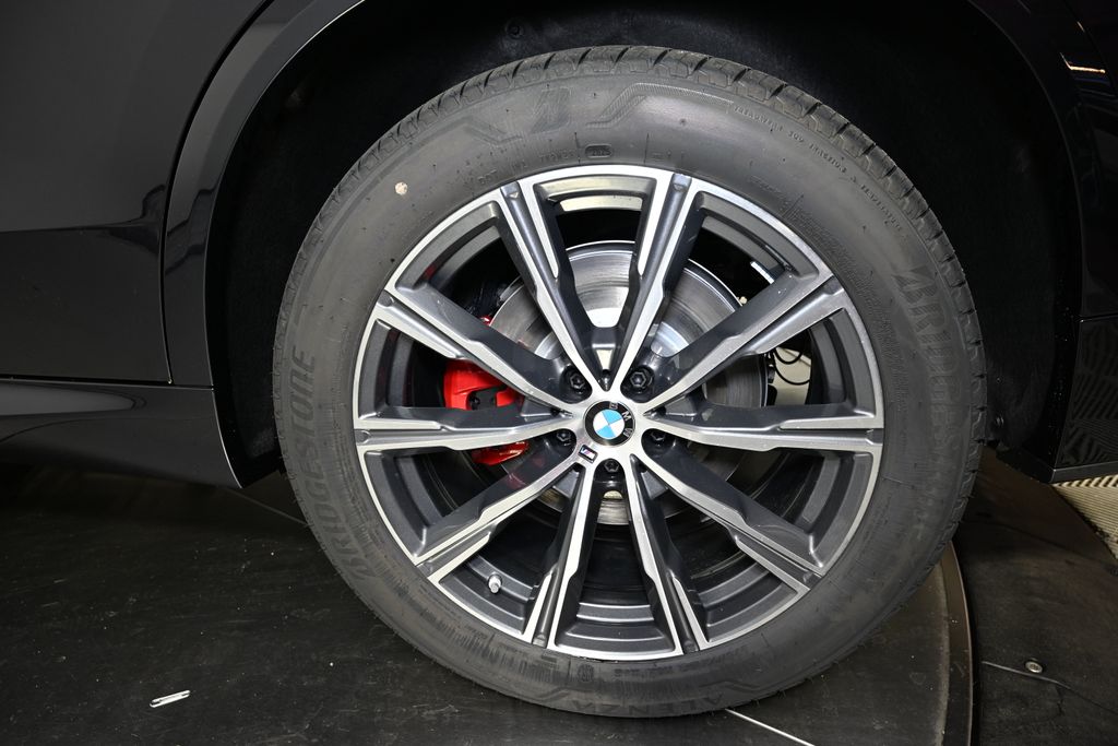 Thumbnail: 2026 BMW X5 - 12