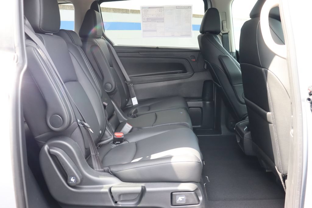 Thumbnail: 2026 Honda Odyssey - 14