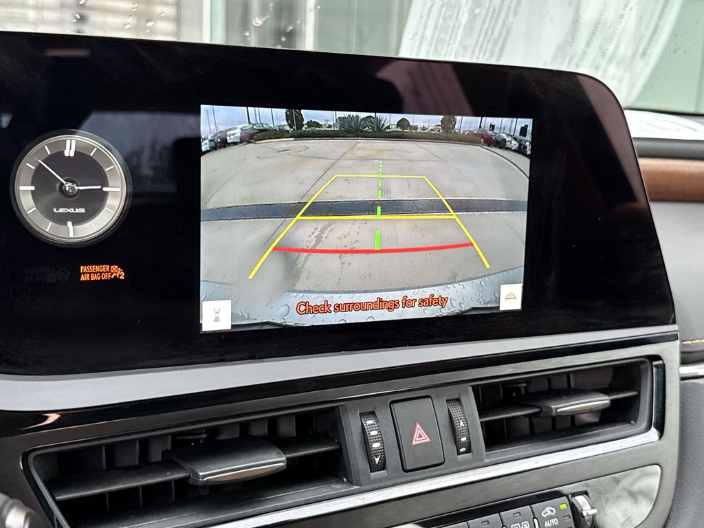 Thumbnail: 2025 Lexus ES - 24