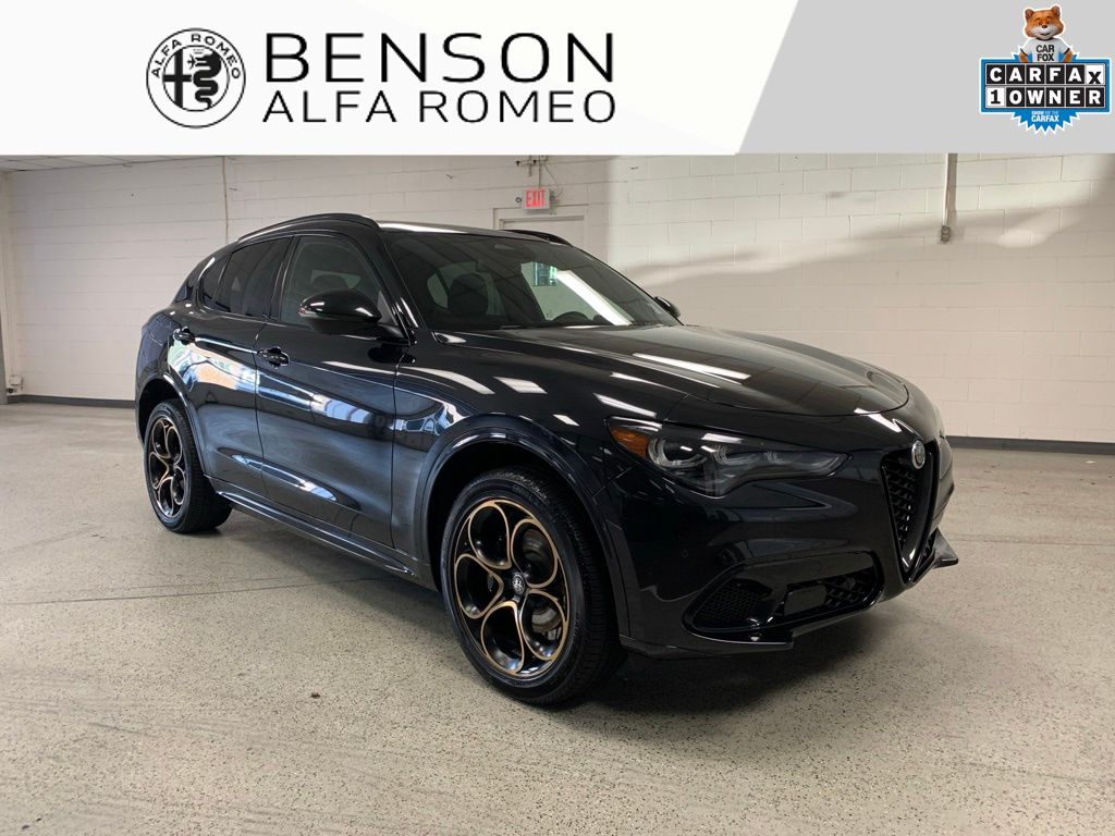 2025 Alfa Romeo Stelvio AWD