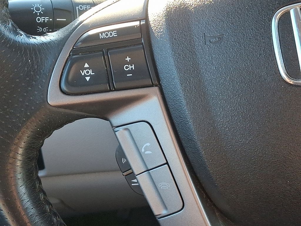 Thumbnail: 2012 Honda Odyssey - 26