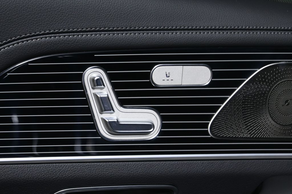 Thumbnail: 2026 Mercedes-Benz GLS - 27