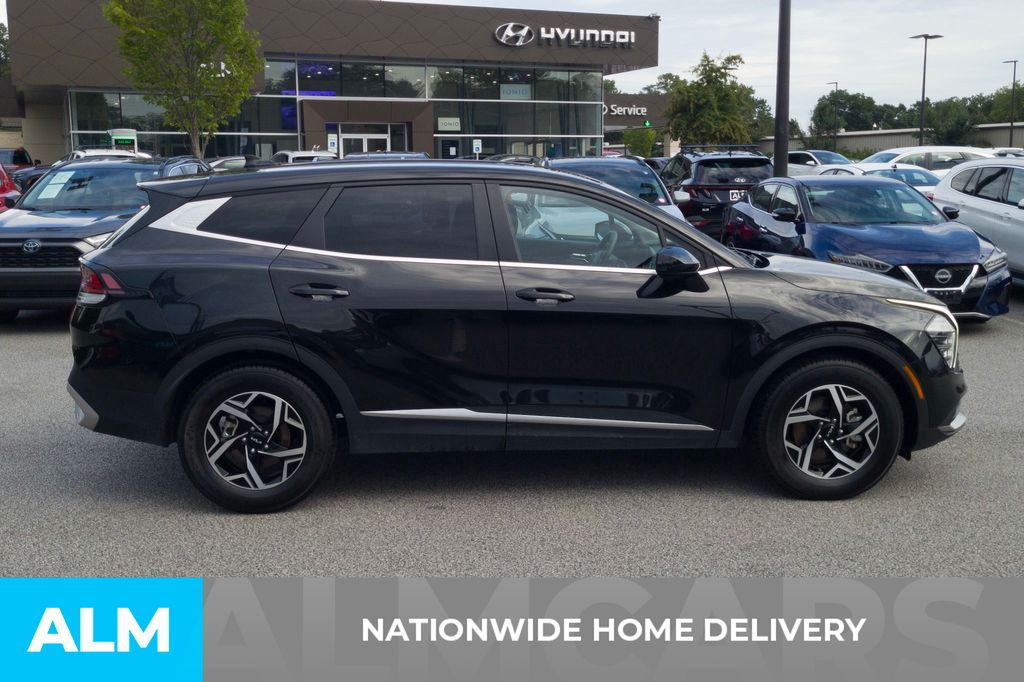 2024 Kia Sportage LX photo 2
