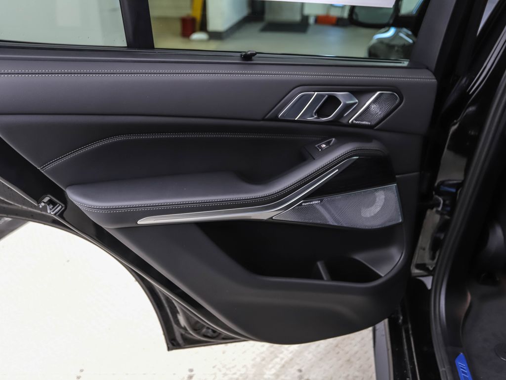 Thumbnail: 2026 BMW X5 - 19