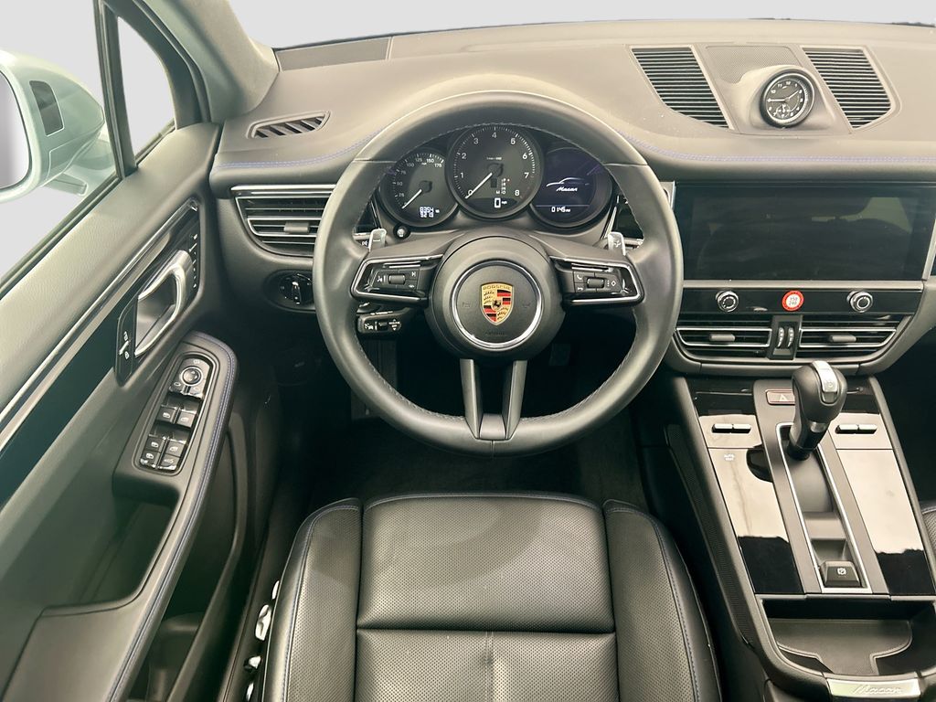 Thumbnail: 2025 Porsche Macan - 12
