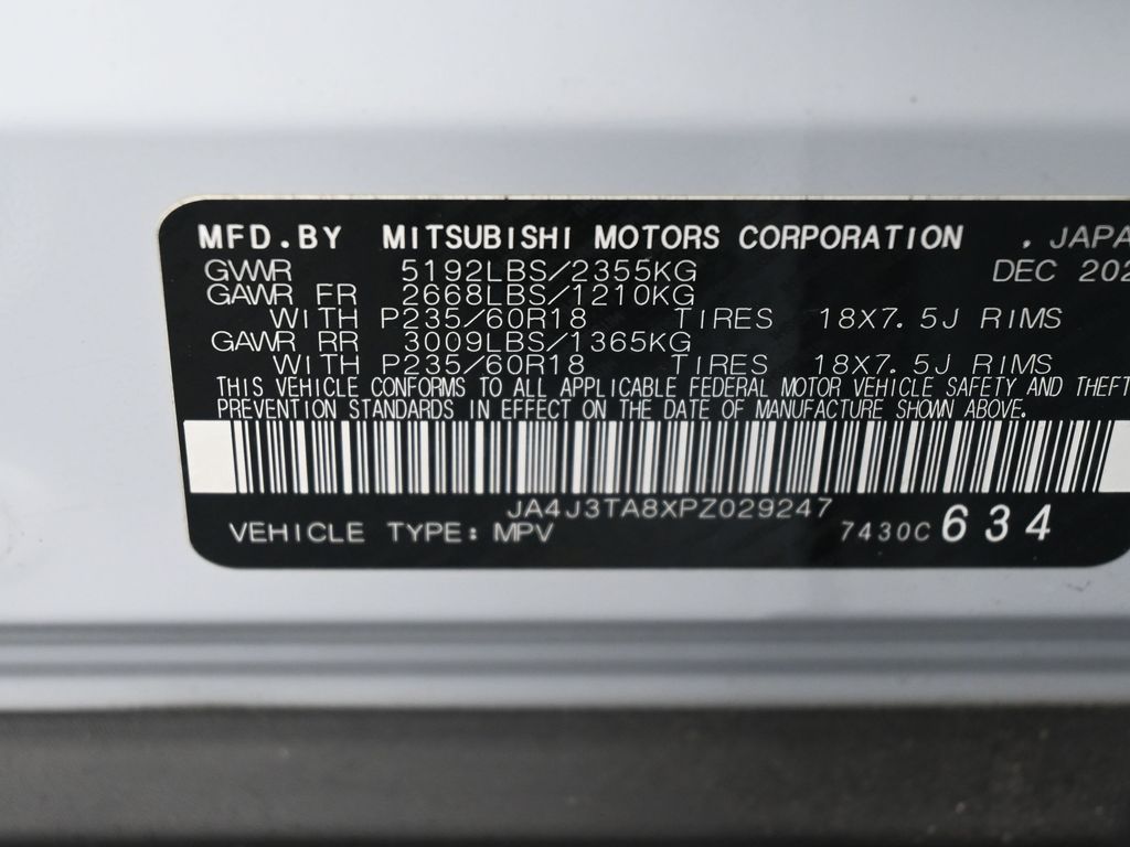 Used 2023 White Mitsubishi ES image 17
