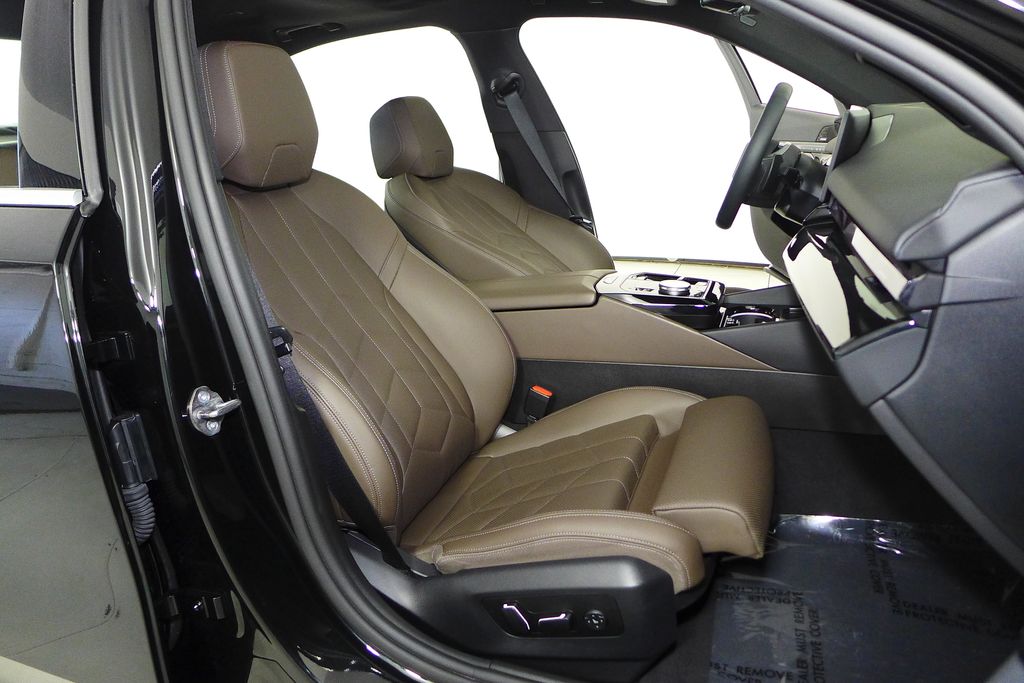 Thumbnail: 2024 BMW 5 Series - 19