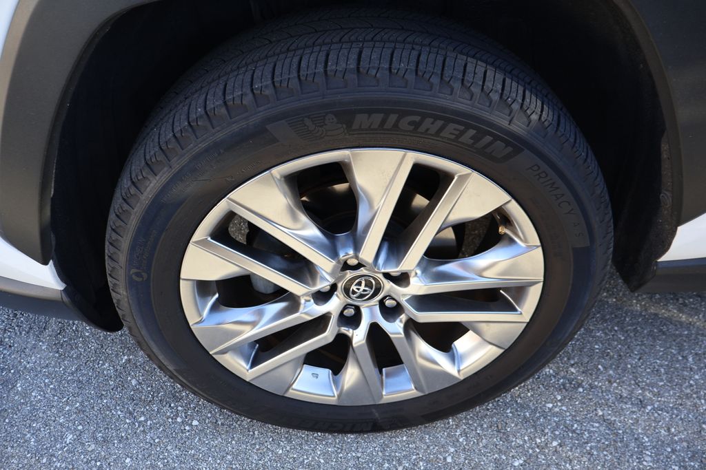 Thumbnail: 2020 Toyota RAV4 - 4