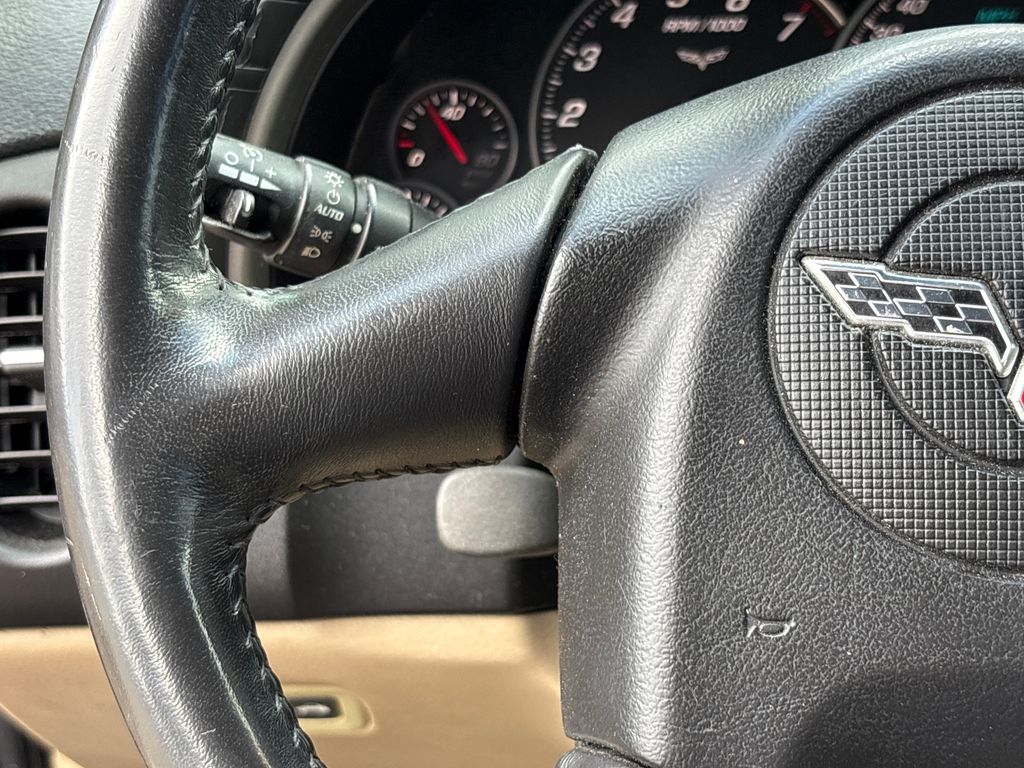 Used 2005 Black Chevrolet Base image 19