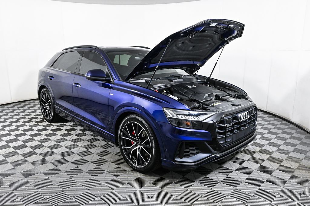 2020 Audi Q8  30