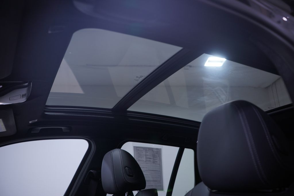 Thumbnail: 2022 BMW X3 - 8