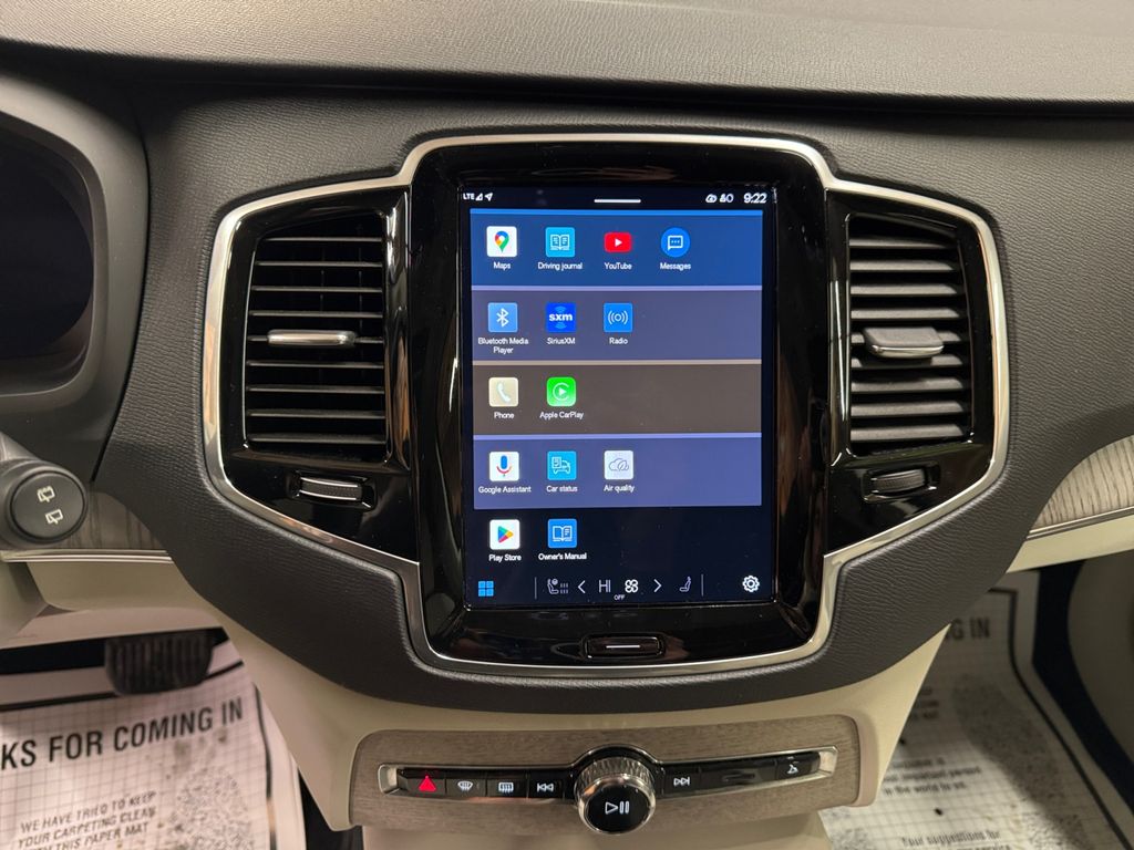 2024 Volvo XC90 B6 Plus Bright Theme photo