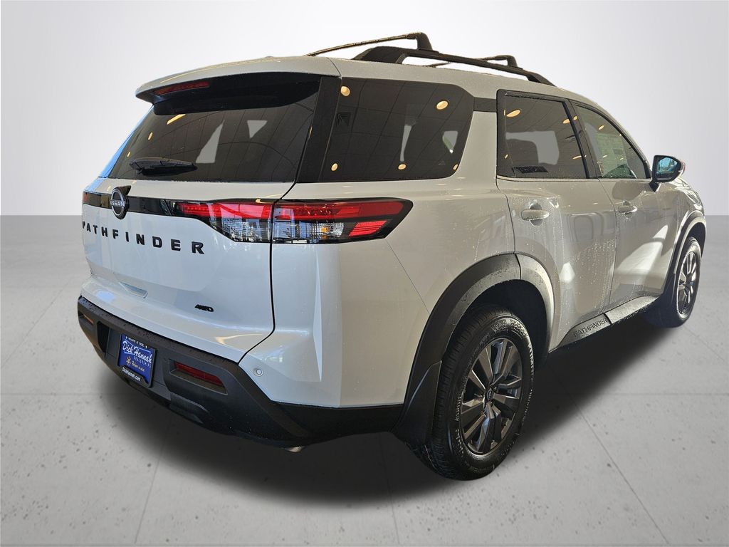 2025 Nissan Pathfinder SV