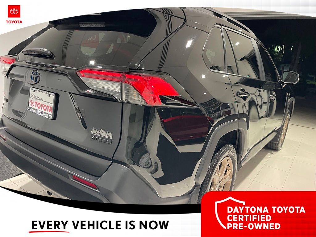 2024 Toyota RAV4 Woodland Edition - Photo 9